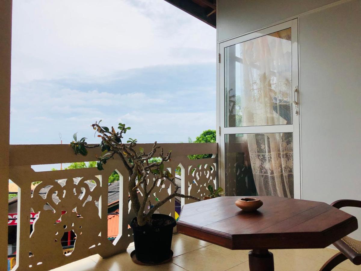 Blue Sea View Bed and Breakfast Unawatuna Buitenkant foto