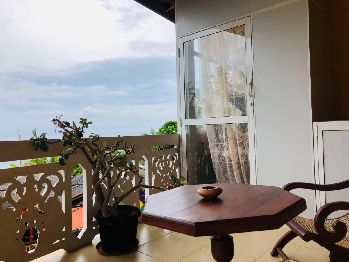 Blue Sea View Bed and Breakfast Unawatuna Buitenkant foto